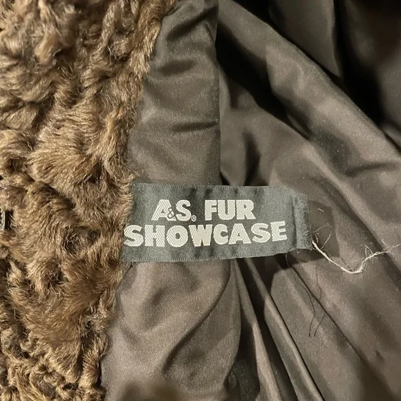 Elegant Karakul Brown Authentic Fur Coat. Made in Greece 🇬🇷 - Picture 9 of 9